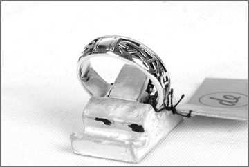 RC003
